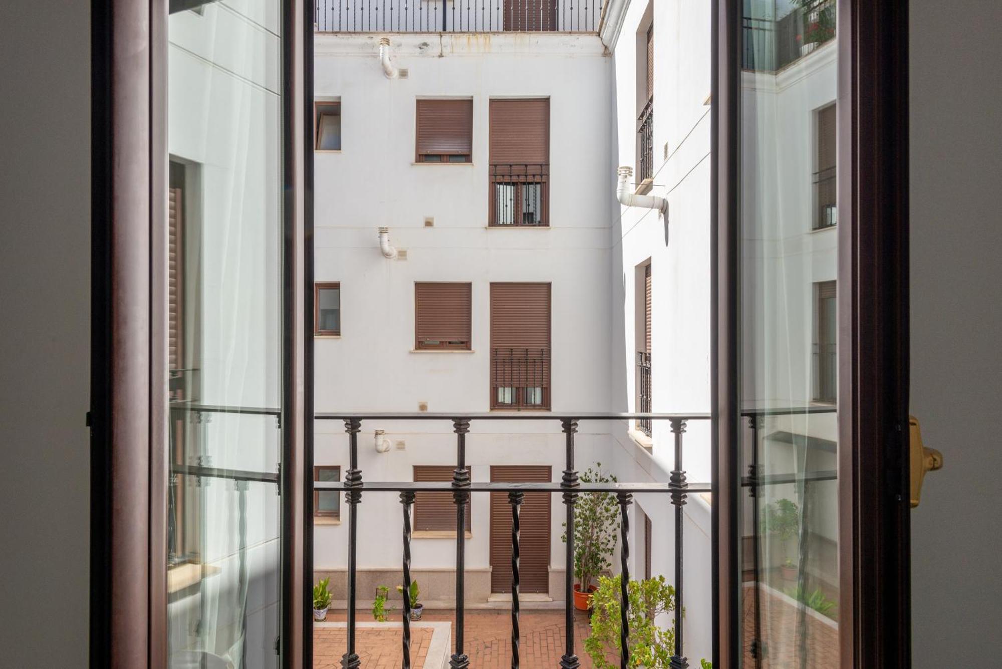 First Floor Close Macarena Church Sevilla Exterior foto