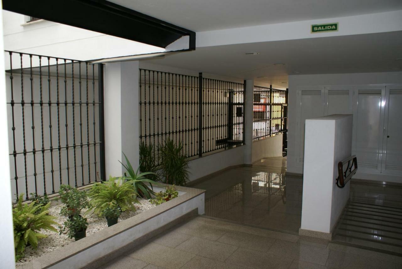 First Floor Close Macarena Church Sevilla Exterior foto